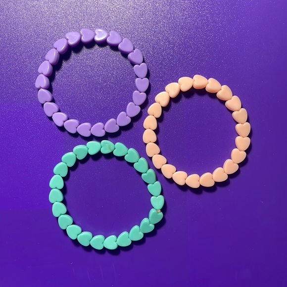 cute stretchy heart bracelets pack of 3 - Picture 1 of 4